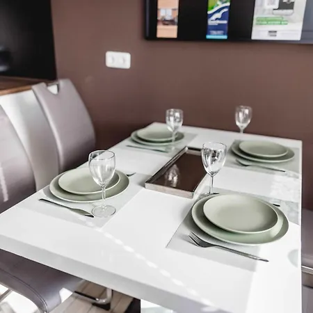 דירה Grosse Moderne Designer-wohnung Fuer Urlaub Und Business - 3 Schlafzimmer, Kueche, Buero, Terrasse Und 2 Kostenlose Parkplaetze באיירוט