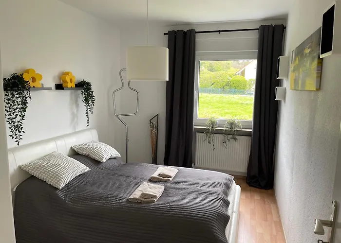 Apartamento Me Homes - Große Moderne Designer-wohnung Für Urlaub Und Business - Mit Küche, Büro, Balkon Und 2 Parkplätzen