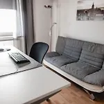 公寓 Grosse Moderne Designer-wohnung Fuer Urlaub Und Business - 3 Schlafzimmer, Kueche, Buero, Terrasse Und 2 Kostenlose Parkplaetze 拜罗伊特