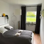 公寓 Grosse Moderne Designer-wohnung Fuer Urlaub Und Business - 3 Schlafzimmer, Kueche, Buero, Terrasse Und 2 Kostenlose Parkplaetze