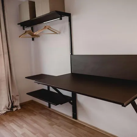 Grosse Moderne Designer-Wohnung Fuer Urlaub Und Business - 3 Schlafzimmer, Balkon, Kueche, Buero Und 2 Kostenlosen Parkplaetze *