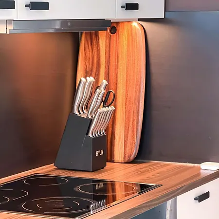 Appartamento Grosse Moderne Designer-wohnung Fuer Urlaub Und Business - 3 Schlafzimmer, Balkon, Kueche, Buero Und 2 Kostenlosen Parkplaetze
