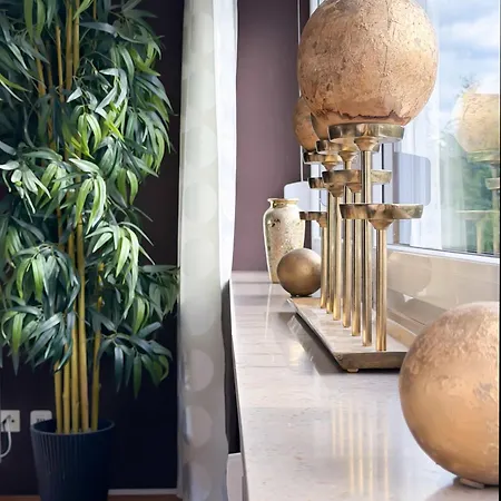 Grosse Moderne Designer-wohnung Fuer Urlaub Und Business - 3 Schlafzimmer, Balkon, Kueche, Buero Und 2 Kostenlosen Parkplaetze Bayreuth