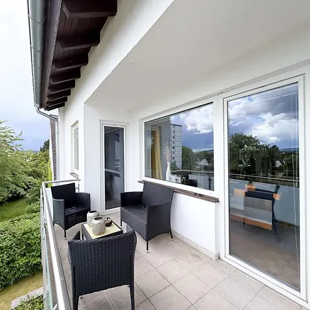 Grosse Moderne Designer-wohnung Fuer Urlaub Und Business - 3 Schlafzimmer, Balkon, Kueche, Buero Und 2 Kostenlosen Parkplaetze * Bayreuth