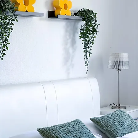 Grosse Moderne Designer-wohnung Fuer Urlaub Und Business - 3 Schlafzimmer, Balkon, Kueche, Buero Und 2 Kostenlosen Parkplaetze * Bayreuth