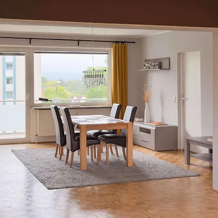 Appartamento Grosse Moderne Designer-wohnung Fuer Urlaub Und Business - 3 Schlafzimmer, Balkon, Kueche, Buero Und 2 Kostenlosen Parkplaetze