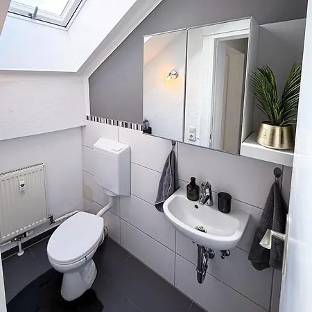 Grosse Moderne Designer-wohnung Fuer Urlaub Und Business - 3 Schlafzimmer, Balkon, Kueche, Buero Und 2 Kostenlosen Parkplaetze * Bayreuth