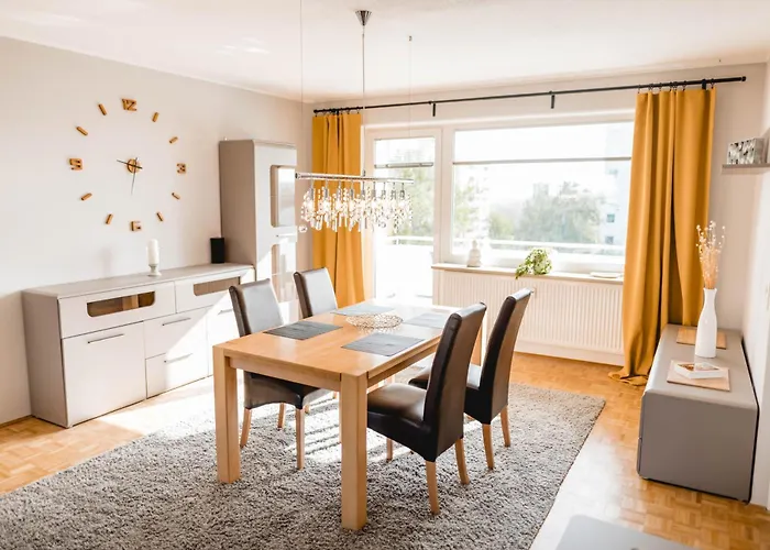 Daire Me Homes - Grosse Moderne Designer-wohnung Fuer Urlaub Und Business - Mit Kueche, Buero, Balkon Und 2 Parkplaetzen *